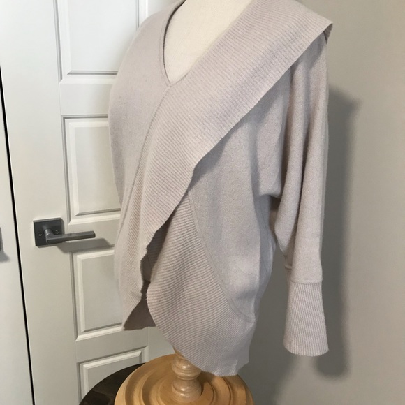 Armani Collezioni 100% Cashmere false wrap sweater - Oatmeal Size 16 - Picture 2 of 8